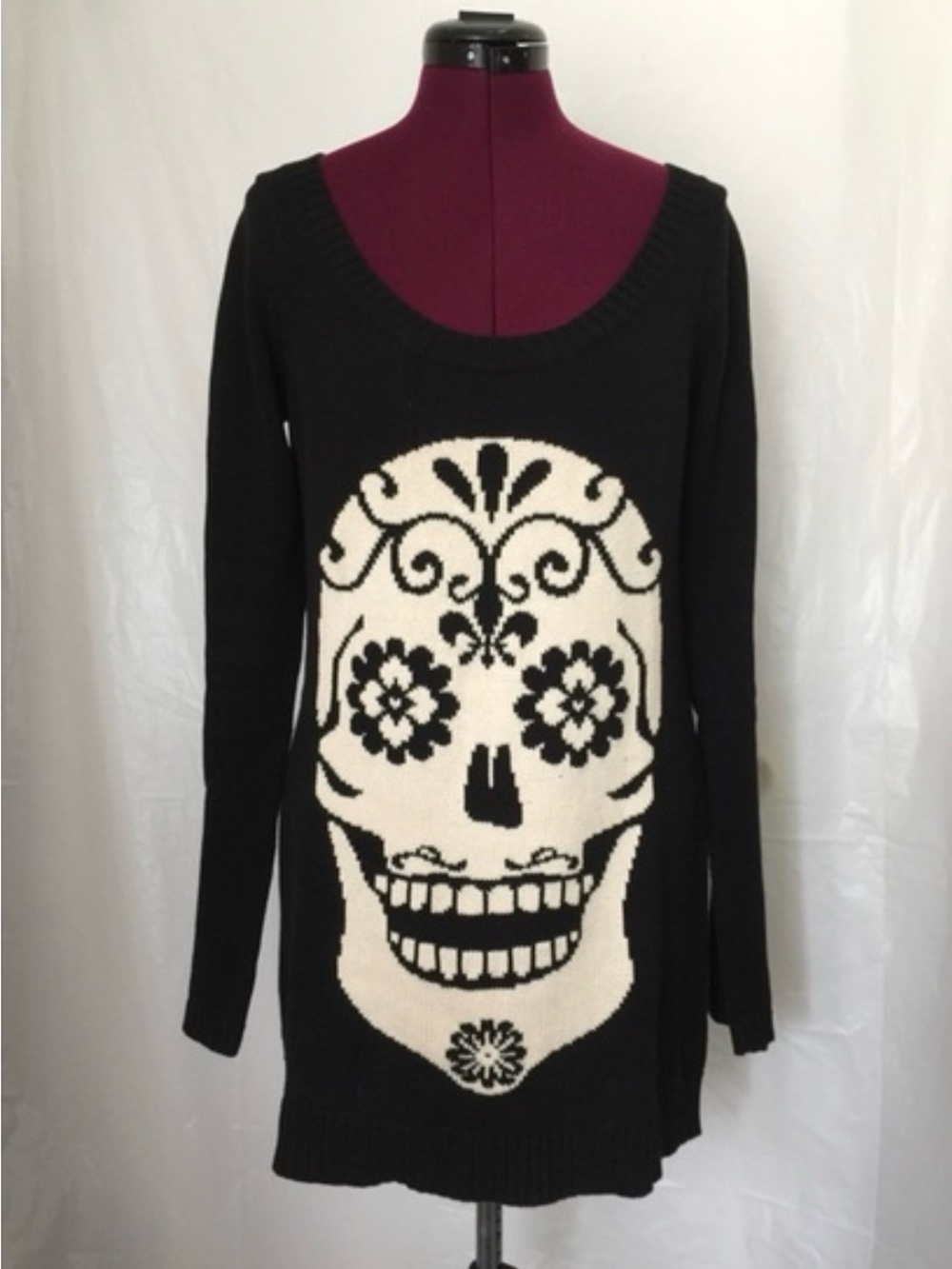 Vintage Betsey Johnson Black and Cream Sugar Skull Crewneck Sweater